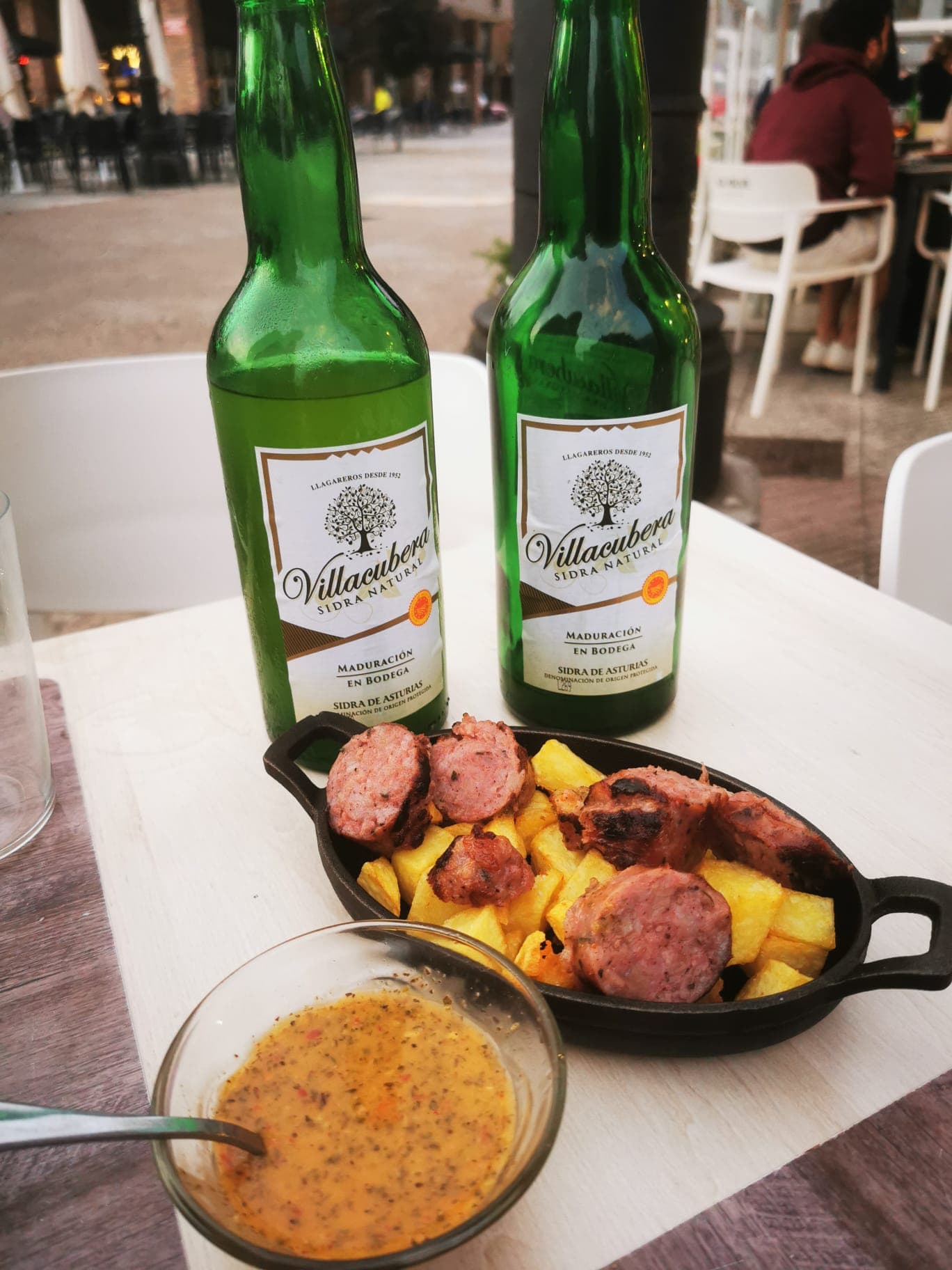 Chorizo Criollo a la brasa con Chimichurri